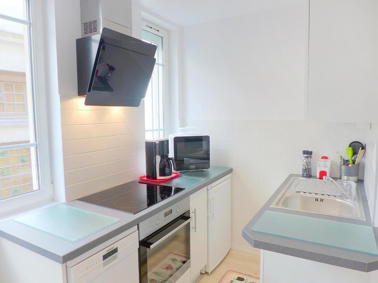 Thomas By Interhome Saint-Malo